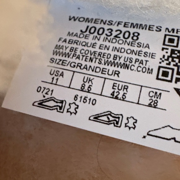 Merrill Encore Ice SlipOn Shoes. Size 11 - Picture 8 of 9